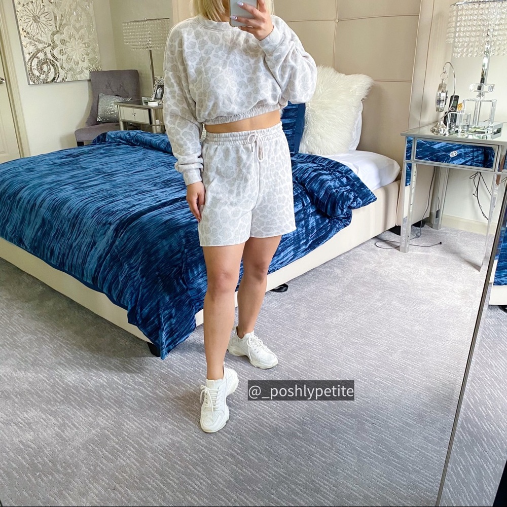 Grey leopard cropped long sleeve lounge set